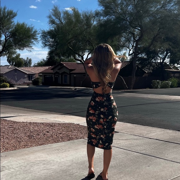 FLORAL DRESS - Picture 1 of 2